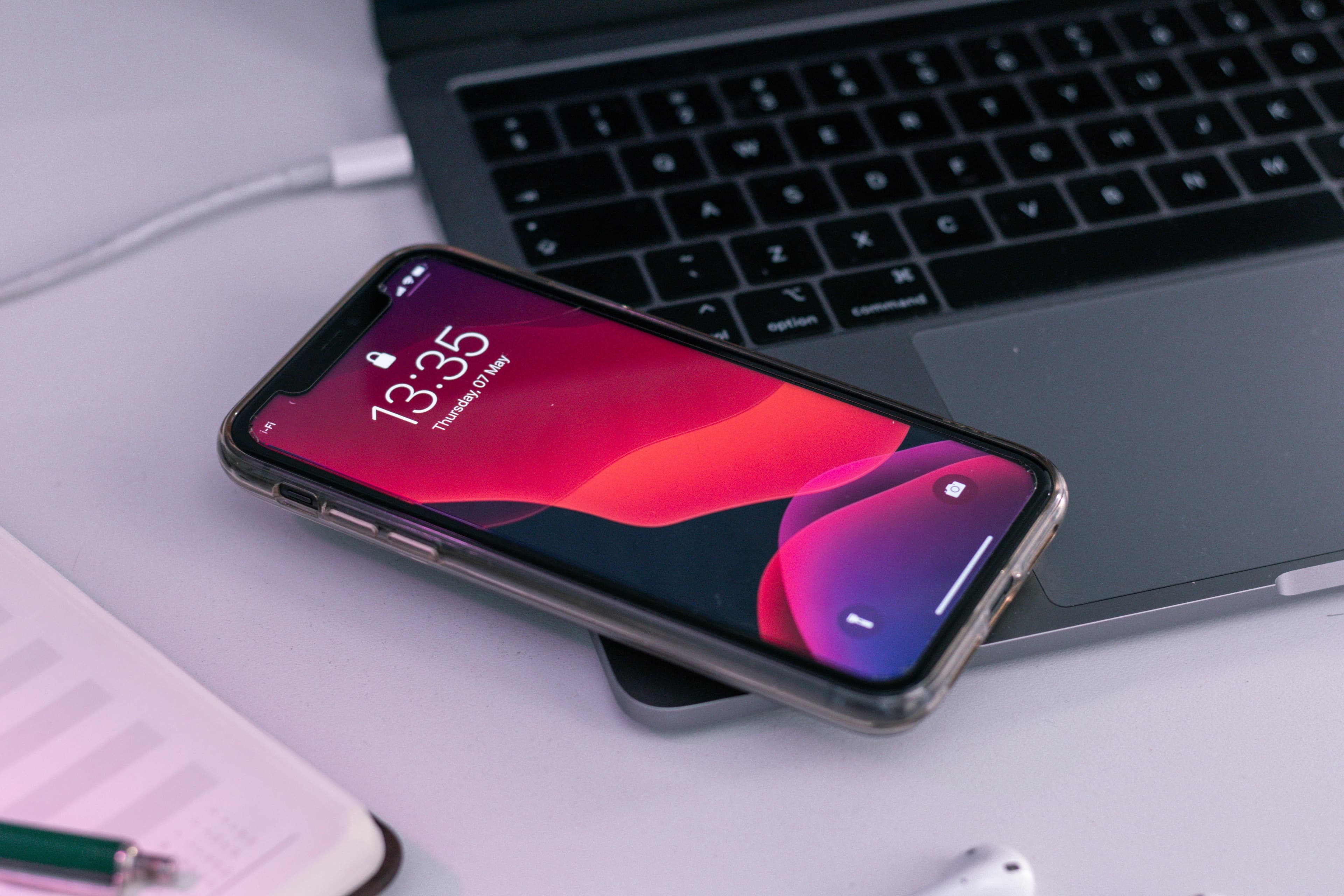 Apple AI Update 2026: Siri ke liye Gemini Deal ke baad Ex-Google Executive Hire