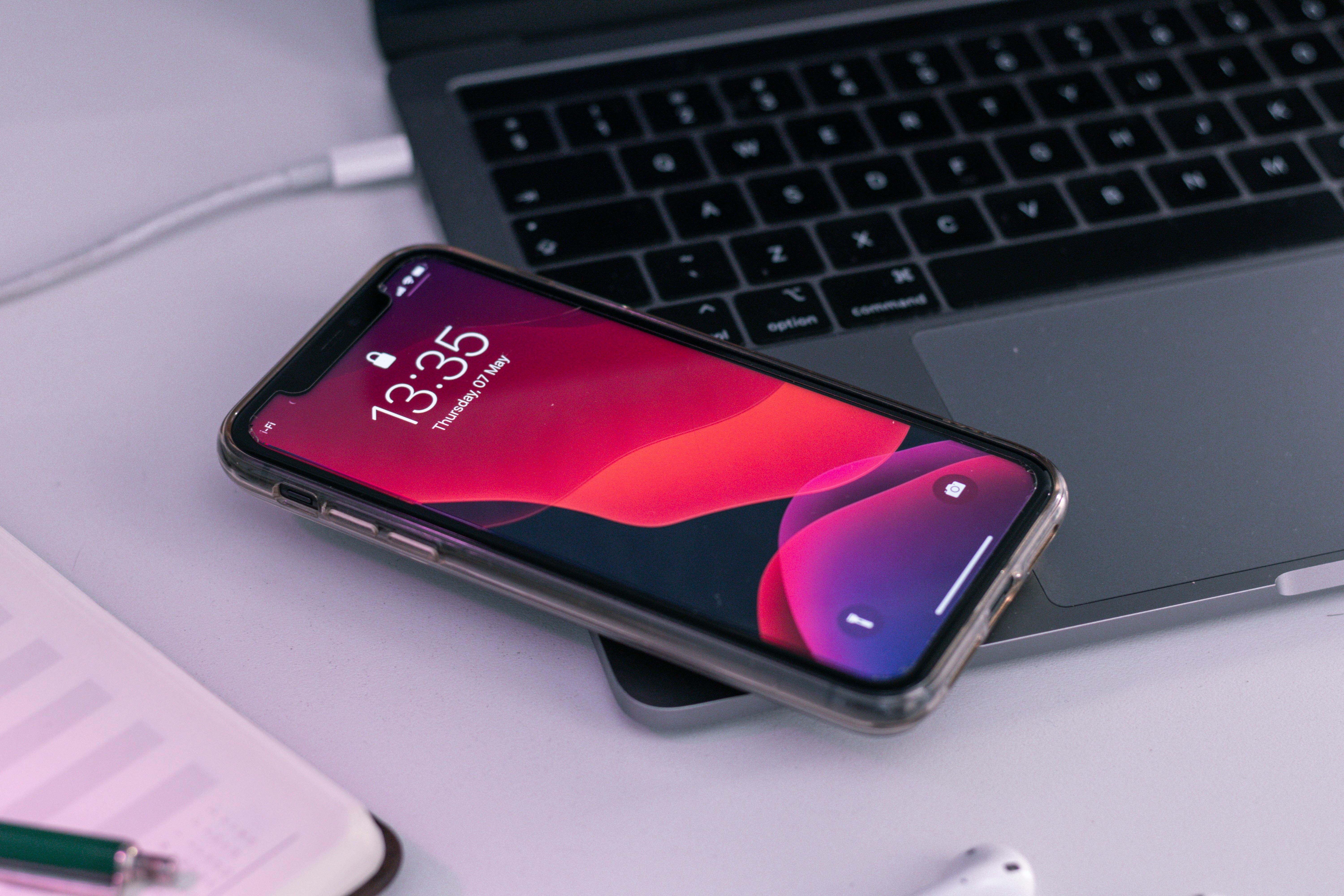 Apple AI Update 2026: Siri ke liye Gemini Deal ke baad Ex-Google Executive Hire